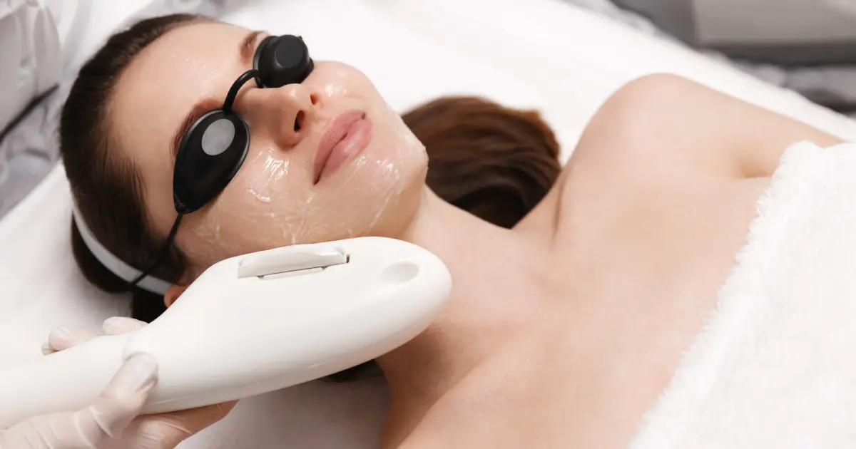 A Women Receiving BBL Moxi in Chattanooga